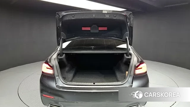 BMW 5 Series (G30) id 3351414 из Кореи 11