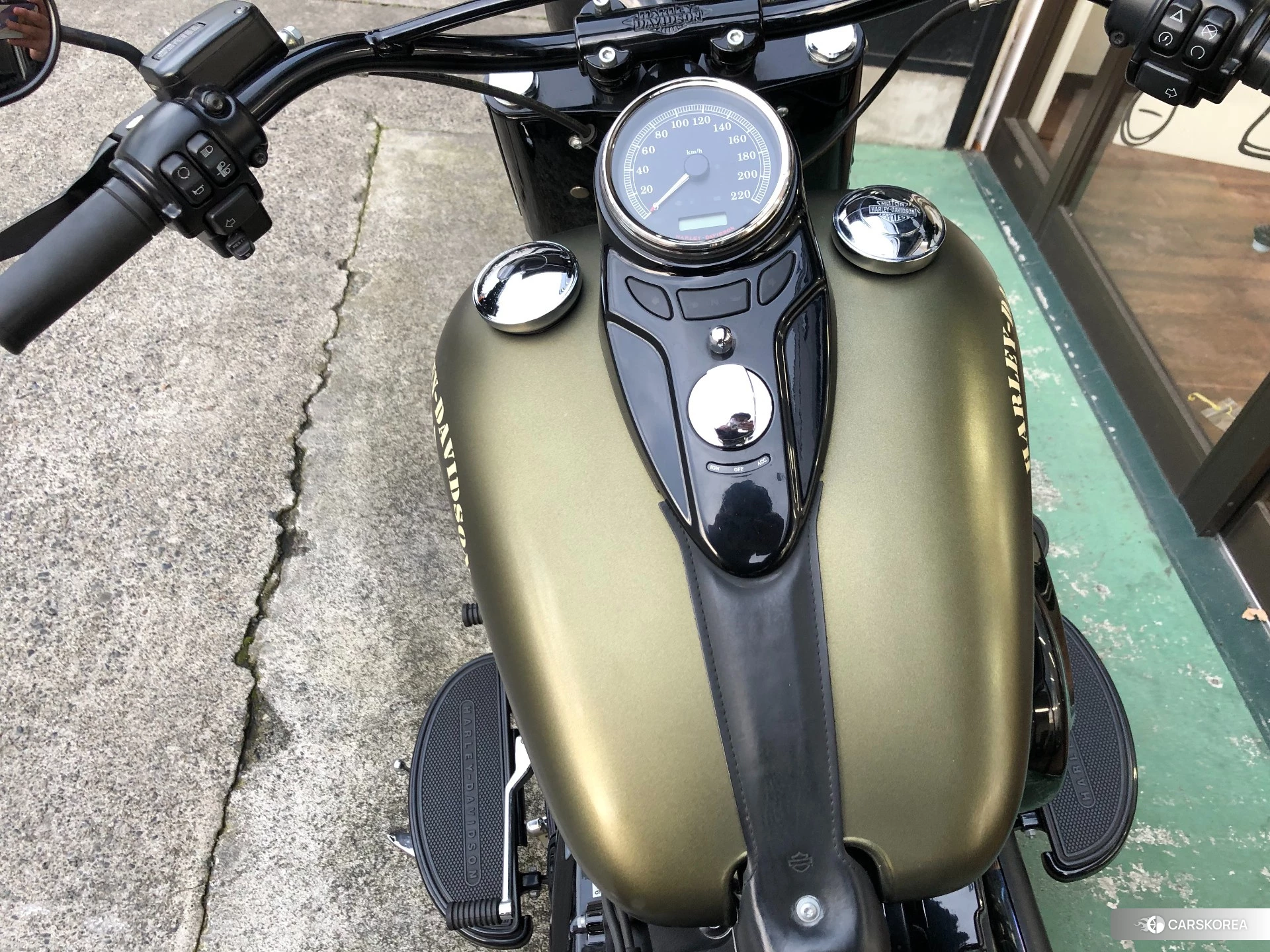 Harley-Davidson Softail Slim S FLSS1800 id 4236924 из Японии 11