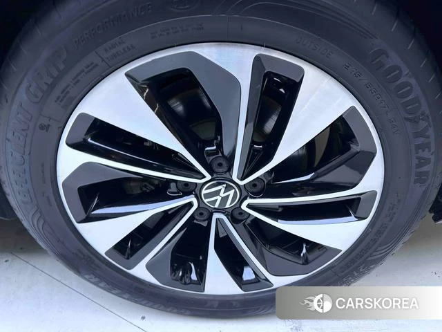 Volkswagen Passat id 4264681 из Китая 11