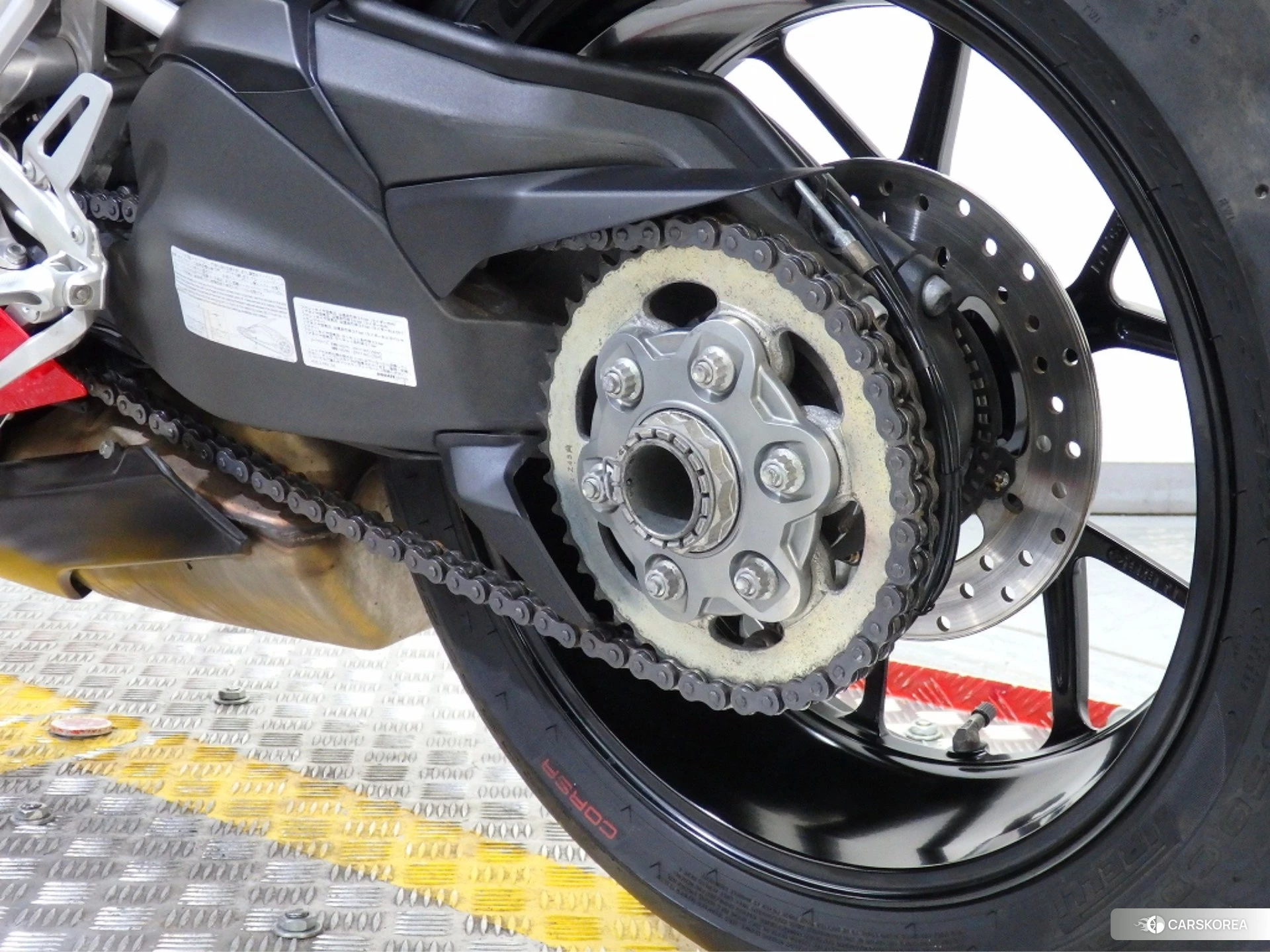 Ducati PANIGALE V2 id 3952001 из Японии 11