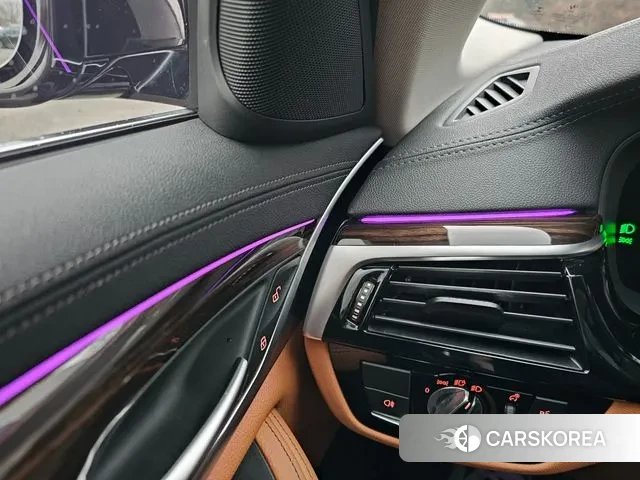 BMW 5 Series (G30) id 3508948 из Кореи 11