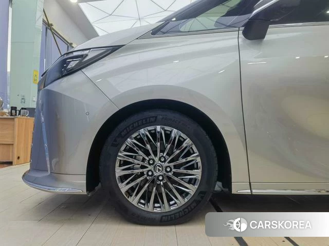 Lexus LM id 4314265 из Китая 11