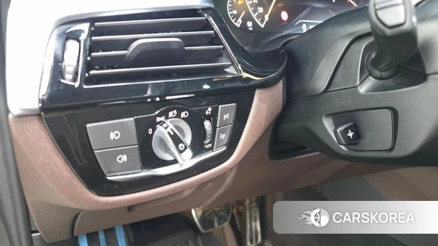 BMW 5 Series (G30) id 4416809 из Кореи 11