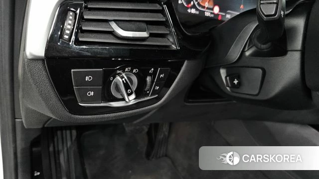 BMW 5 Series (G30) id 4683939 из Кореи 11