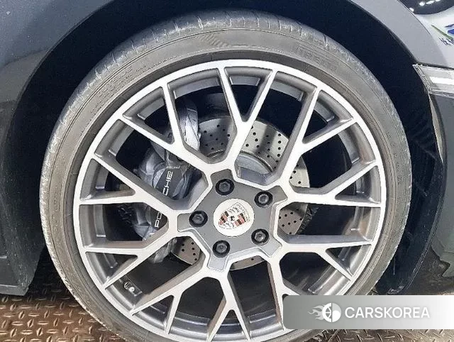 Porsche 911(992) id 2965810 из Кореи 11