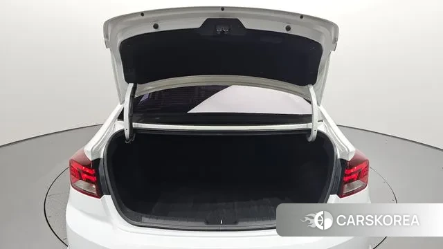 Hyundai The New Avante AD id 3434369 из Кореи 11