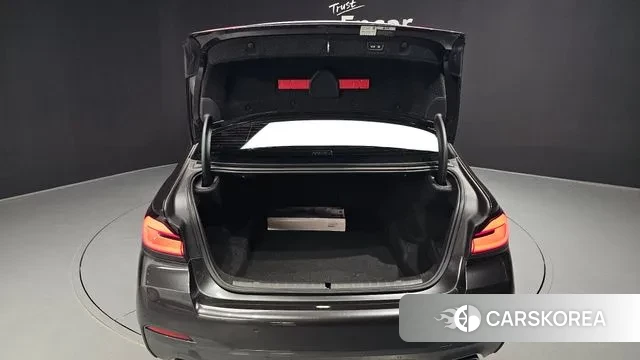 BMW 5 Series (G30) id 2985687 из Кореи 11