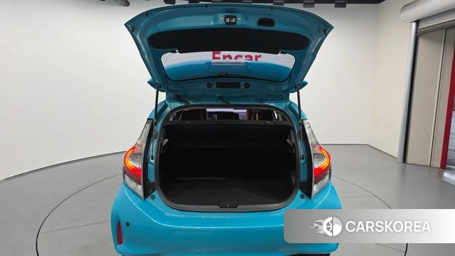 Toyota Prius C id 4447851 из Кореи 11