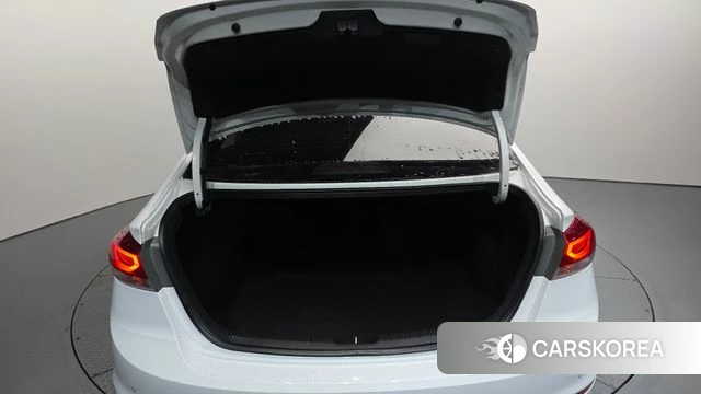 Hyundai Avante AD id 4390621 из Кореи 11