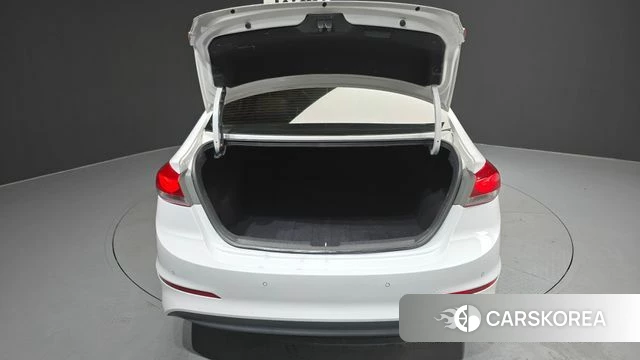 Hyundai Avante AD id 3846058 из Кореи 11