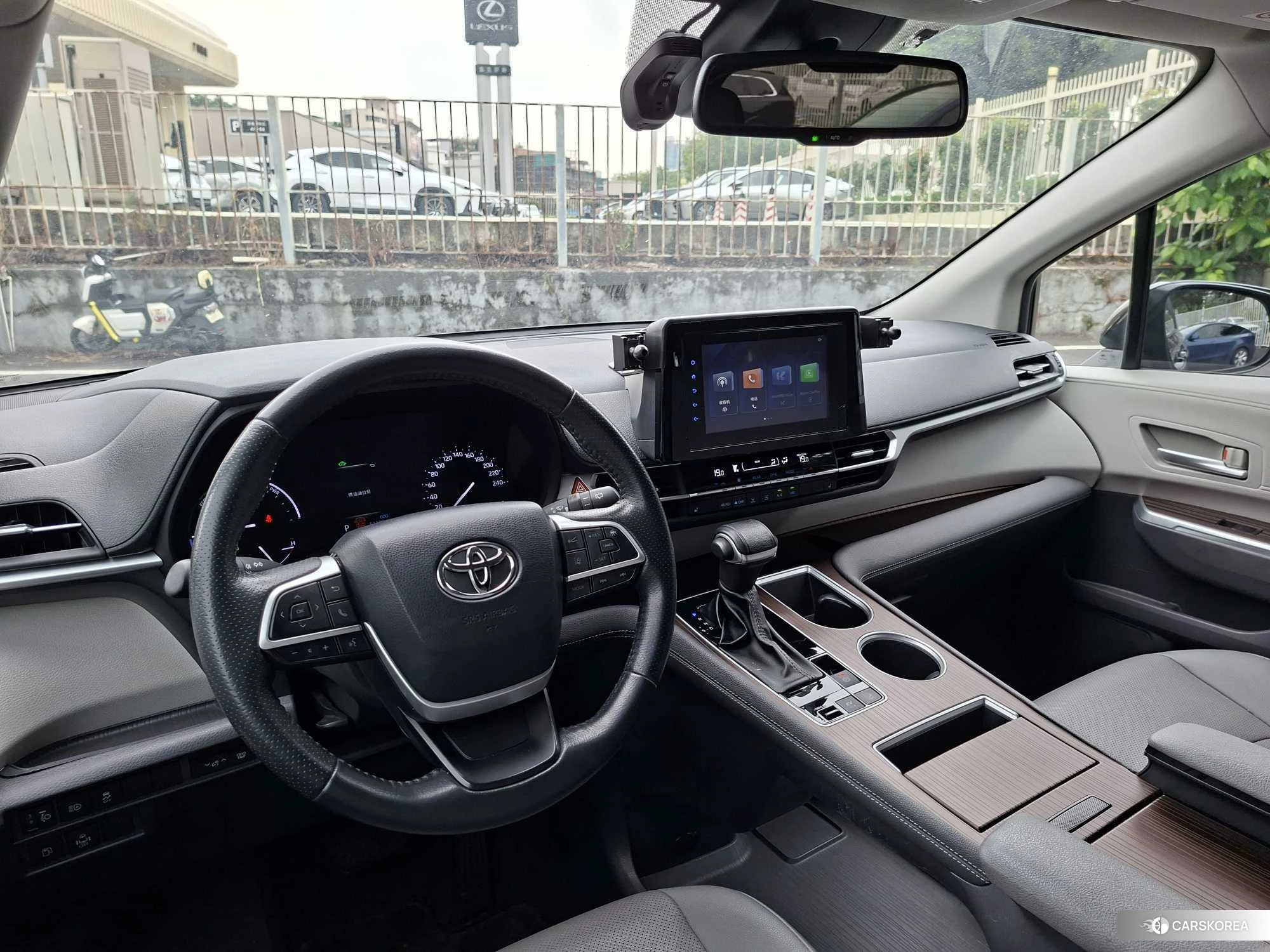 Toyota Saina id 4504928 из Китая 11