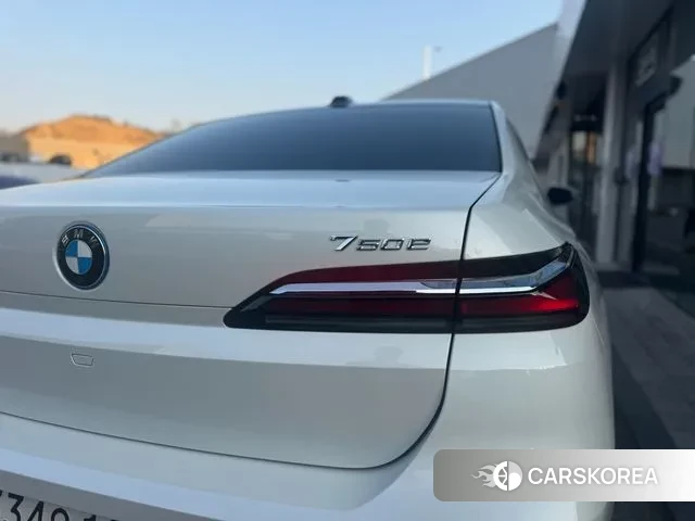 BMW 7 Series (G70) id 3382809 из Кореи 11