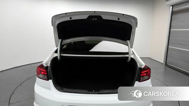 Hyundai The New Avante AD id 3820269 из Кореи 11