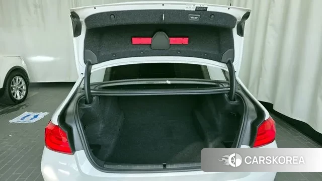 BMW 5 Series (G30) id 2970985 из Кореи 11