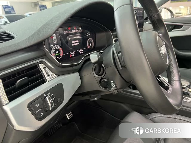 Audi A4L id 4290436 из Китая 11