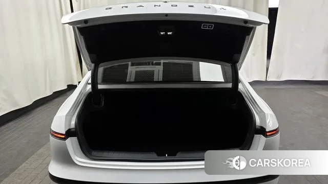 Hyundai Grandeur (GN7) id 3639439 из Кореи 11