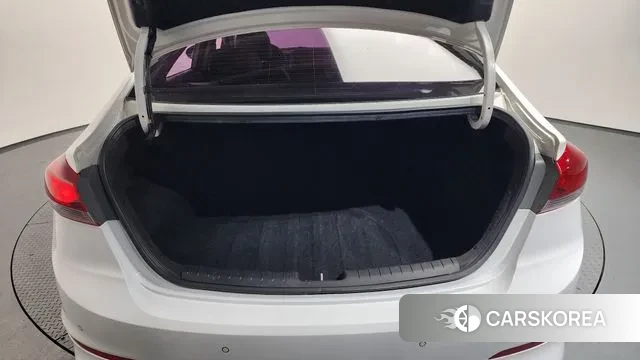 Hyundai Avante AD id 3474815 из Кореи 11