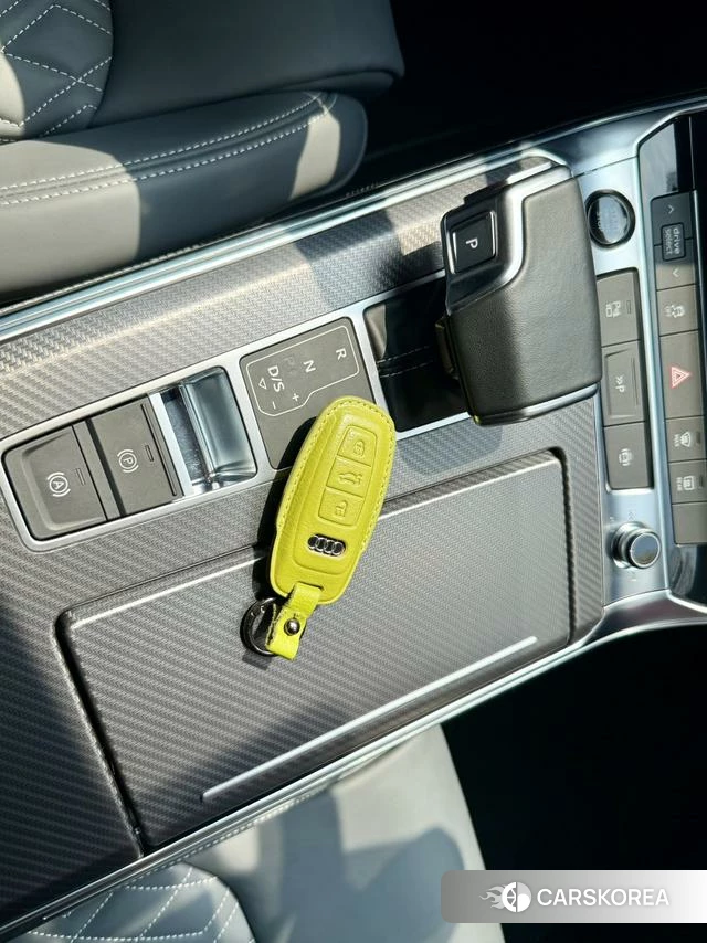 Audi A7L id 4261549 из Китая 11