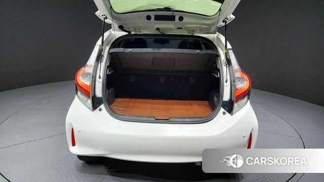 Toyota Prius C id 3912029 из Кореи 11