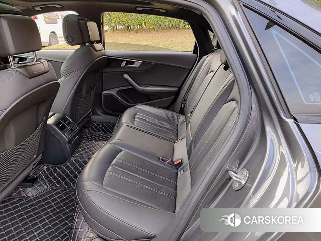 Audi A4L 2024 Темно-серый из Китая, фото 2