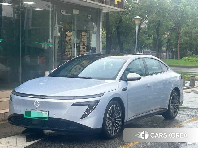Nissan N7 2025 Серебристо-серый из Китая, фото 2