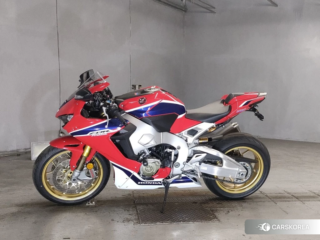 Проданный Honda CBR1000RR 2019 из Японии