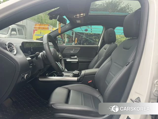 Mercedes-Benz GLA 2023 Белый из Китая, фото 2