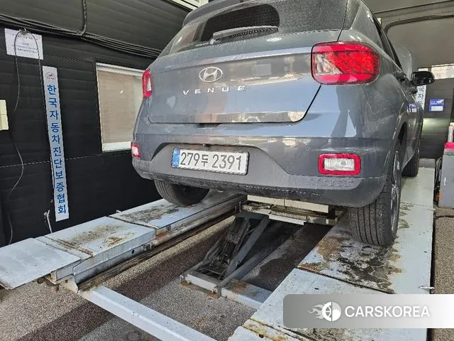 Hyundai Venue 2025 Серебристо-серый из Кореи, фото 2