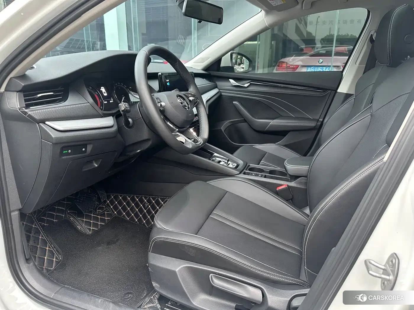 Skoda Octavia 2024 Белый из Китая, фото 3