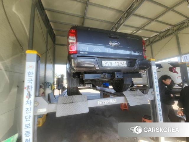 Ford Ranger 3rd Generation 2021 Серебристо-серый из Кореи, фото 2