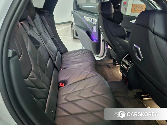 BMW XM (G09) 2023 Белый из Кореи, фото 4