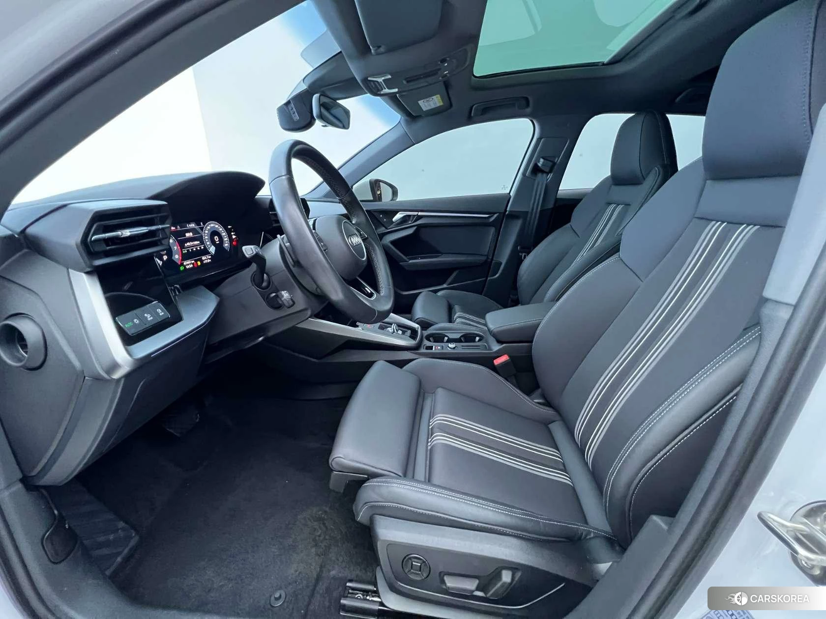 Audi A3 2023 Белый из Китая, фото 2