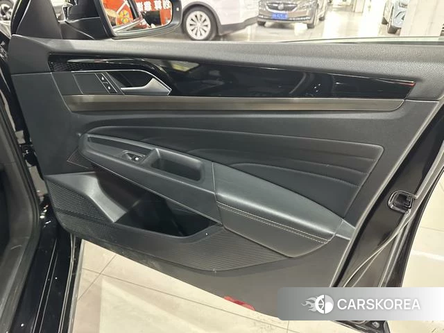 Volkswagen Passat id 4265854 из Китая 12