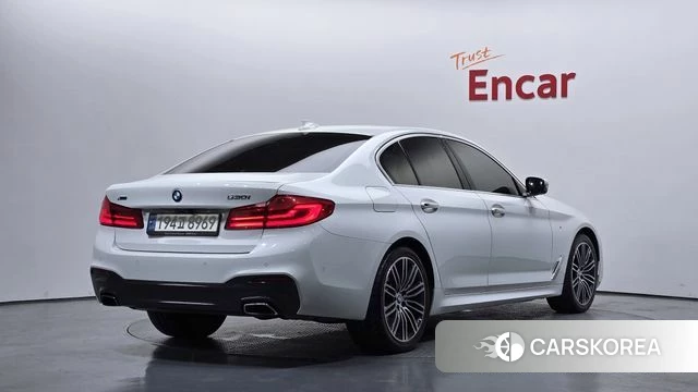 BMW 5 Series (G30) id 4459449 из Кореи 12