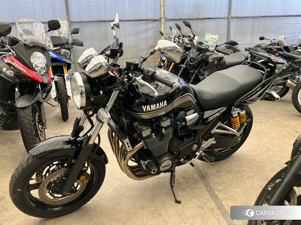 Проданный Yamaha XJR 1300 2011 из Японии, фото 2