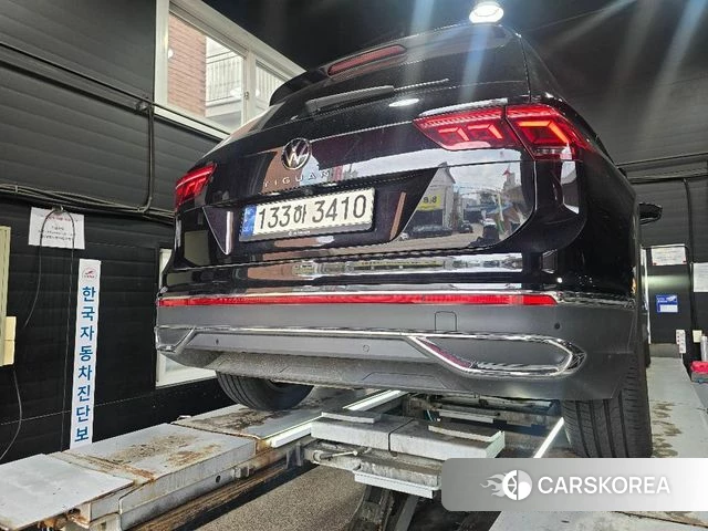 Volkswagen Tiguan second Generation 2024 Черный из Кореи, фото 2