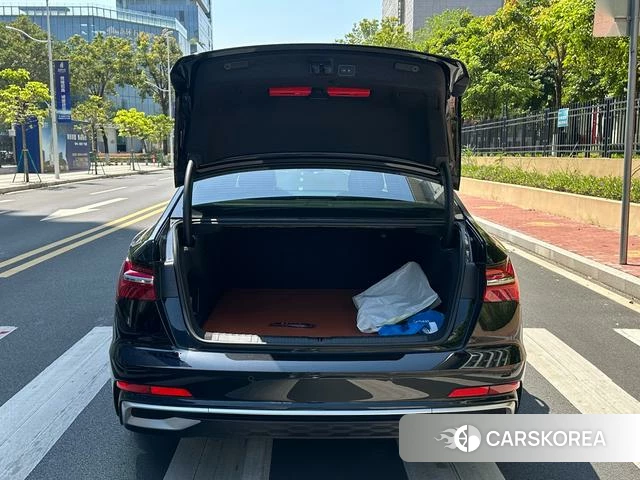 Audi A6L id 4336351 из Китая 8