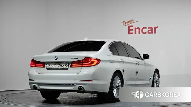 BMW 5 Series (G30) id 4378119 из Кореи 12