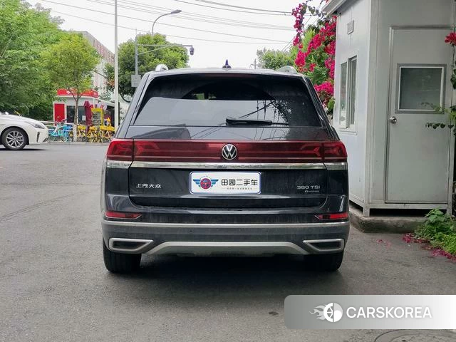Volkswagen Tourang 2022 Черный из Китая, фото 2