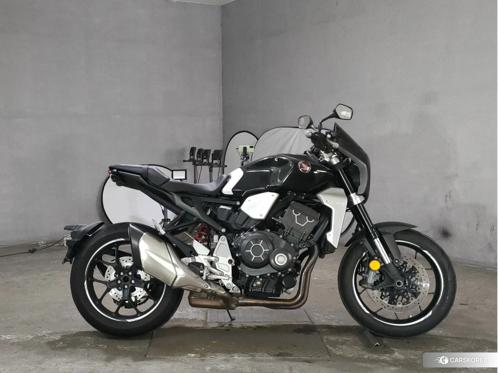 Проданный Honda CB1000R id 4184688 из Японии, фото 3