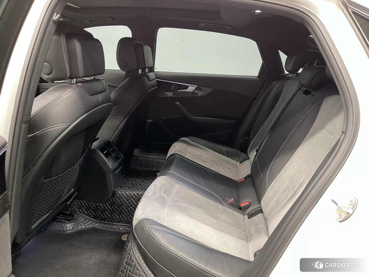 Audi A4L id 4440739 из Китая 12