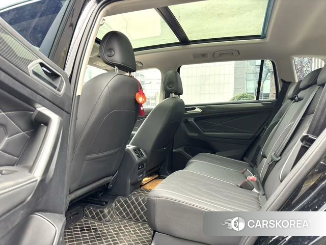 Volkswagen Tiguan L 2023 Черный из Китая, фото 2