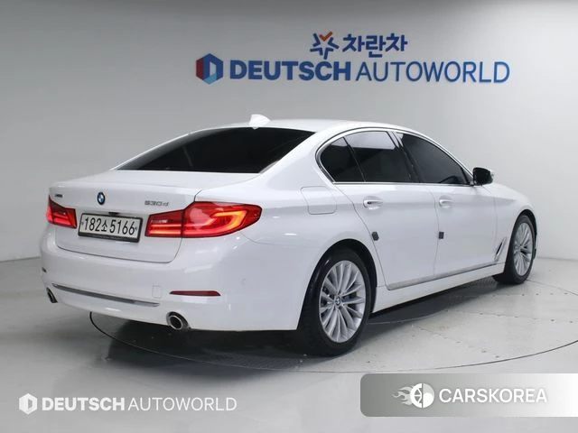 BMW 5 Series (G30) 2018 Белый из Кореи, фото 3
