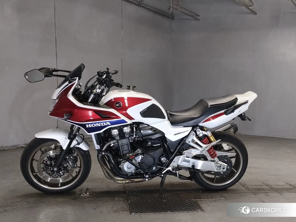 Проданный Honda CB1300SF BOLDOR 2014 из Японии, фото 2