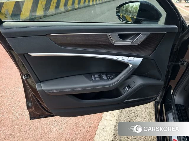 Audi A6L id 4259257 из Китая 12