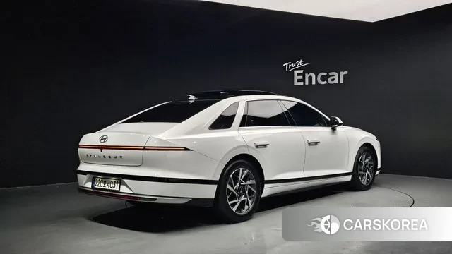 Hyundai Grandeur (GN7) id 3751932 из Кореи 12