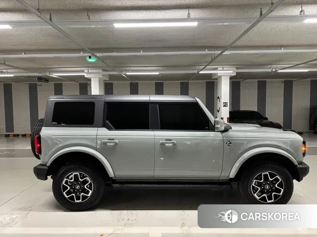 Ford Bronco 6th Generation 2024 Небесно-голубой из Кореи, фото 2