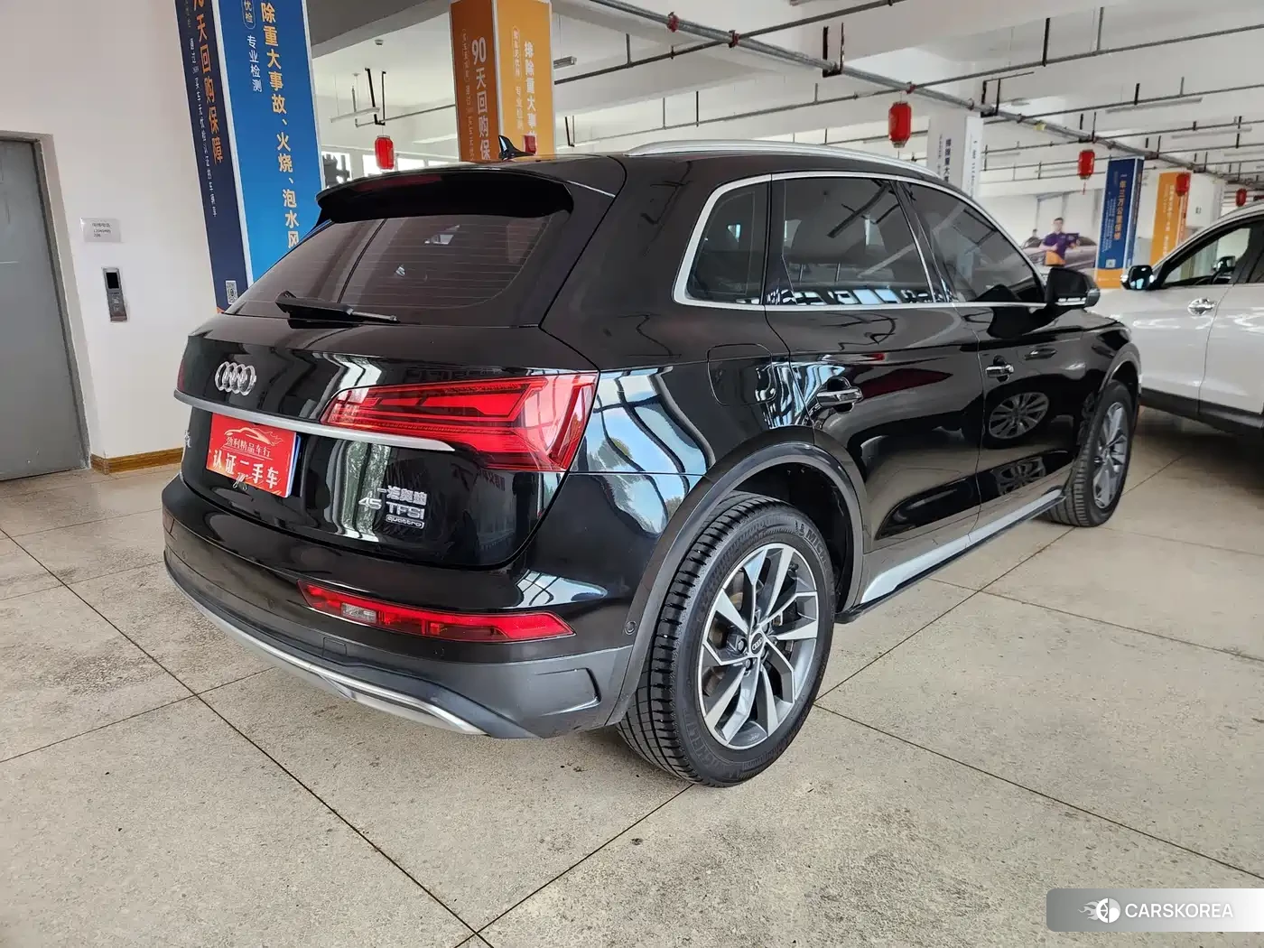Audi Q5L 2022 Черный из Китая, фото 2