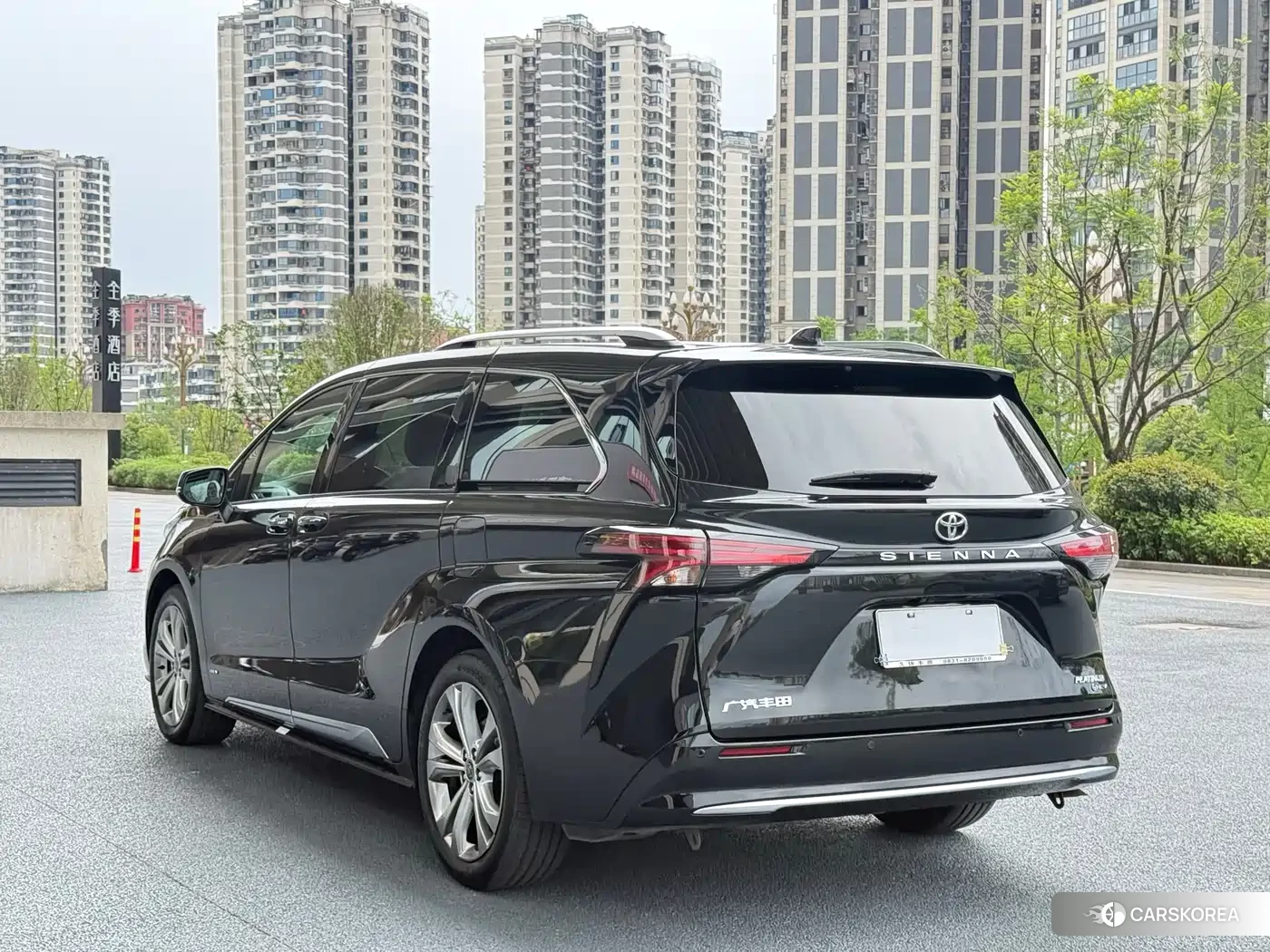 Toyota Sienna 2024 Черный из Китая, фото 3