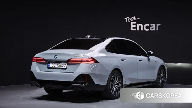 BMW 5 Series (G60) id 3371985 из Кореи 12